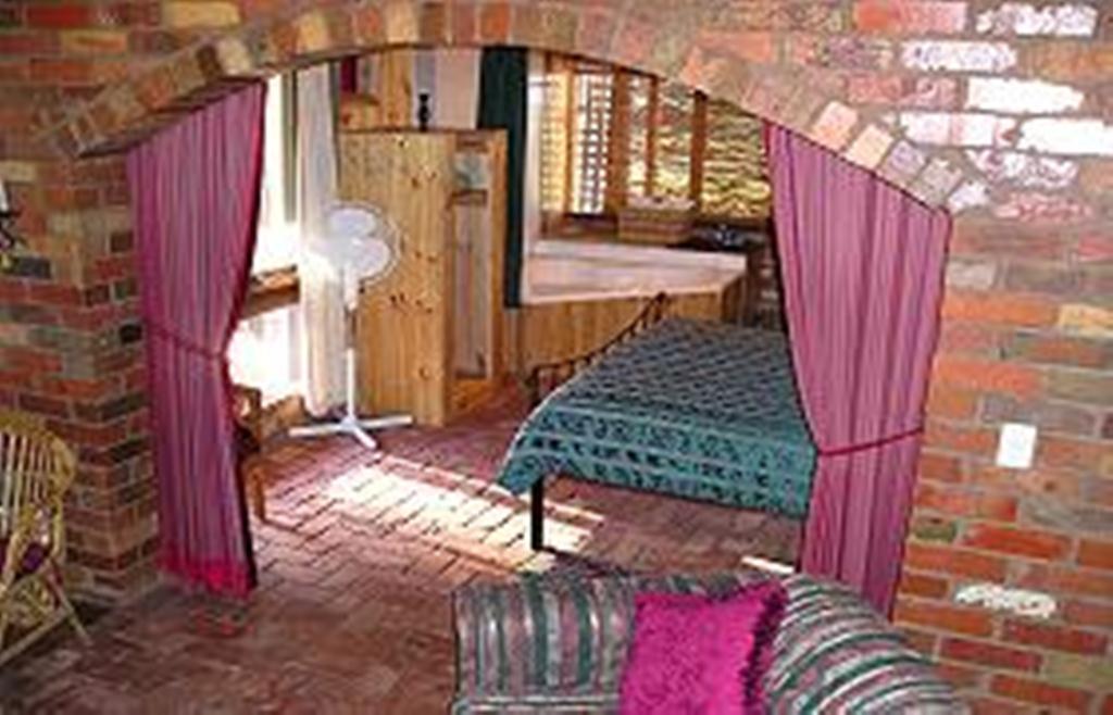 Moonbeam Cottages & Rainbow Cafe Moonambel ภายนอก รูปภาพ