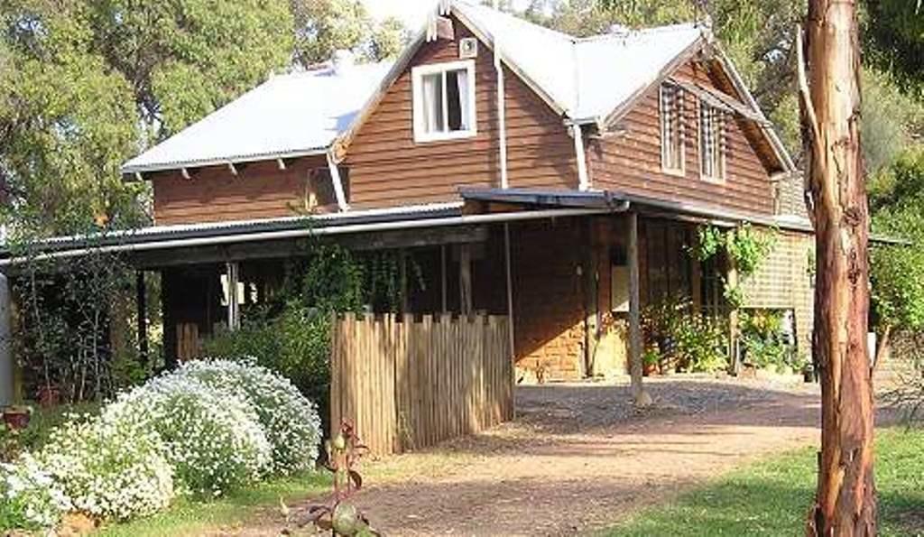Moonbeam Cottages & Rainbow Cafe Moonambel ภายนอก รูปภาพ